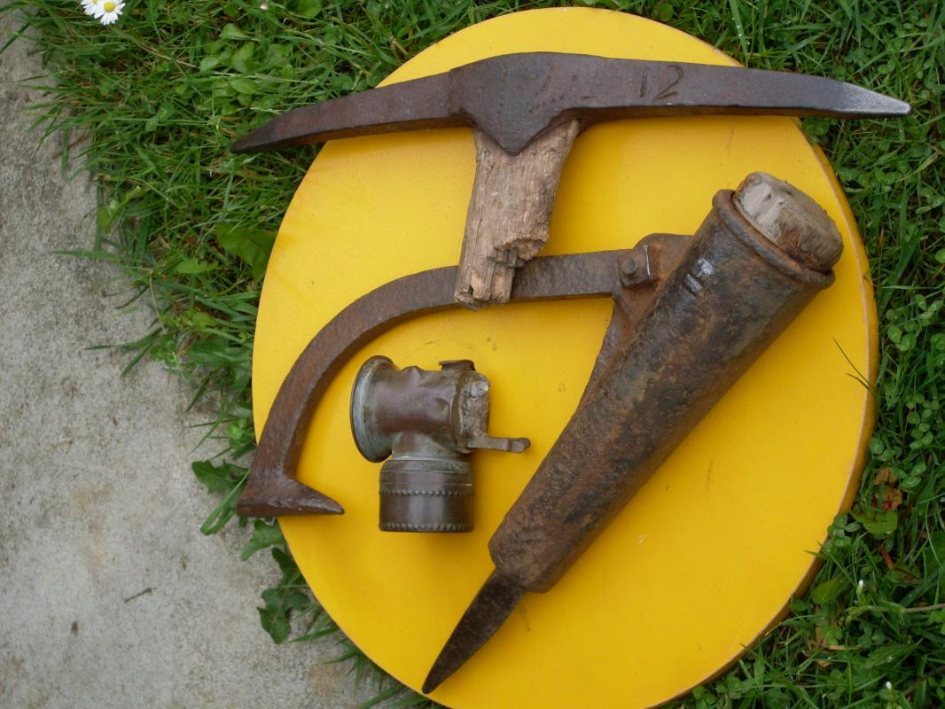 Miners Mining Artifacts Tools Peavey + Pick + Justrite Cap Lamp