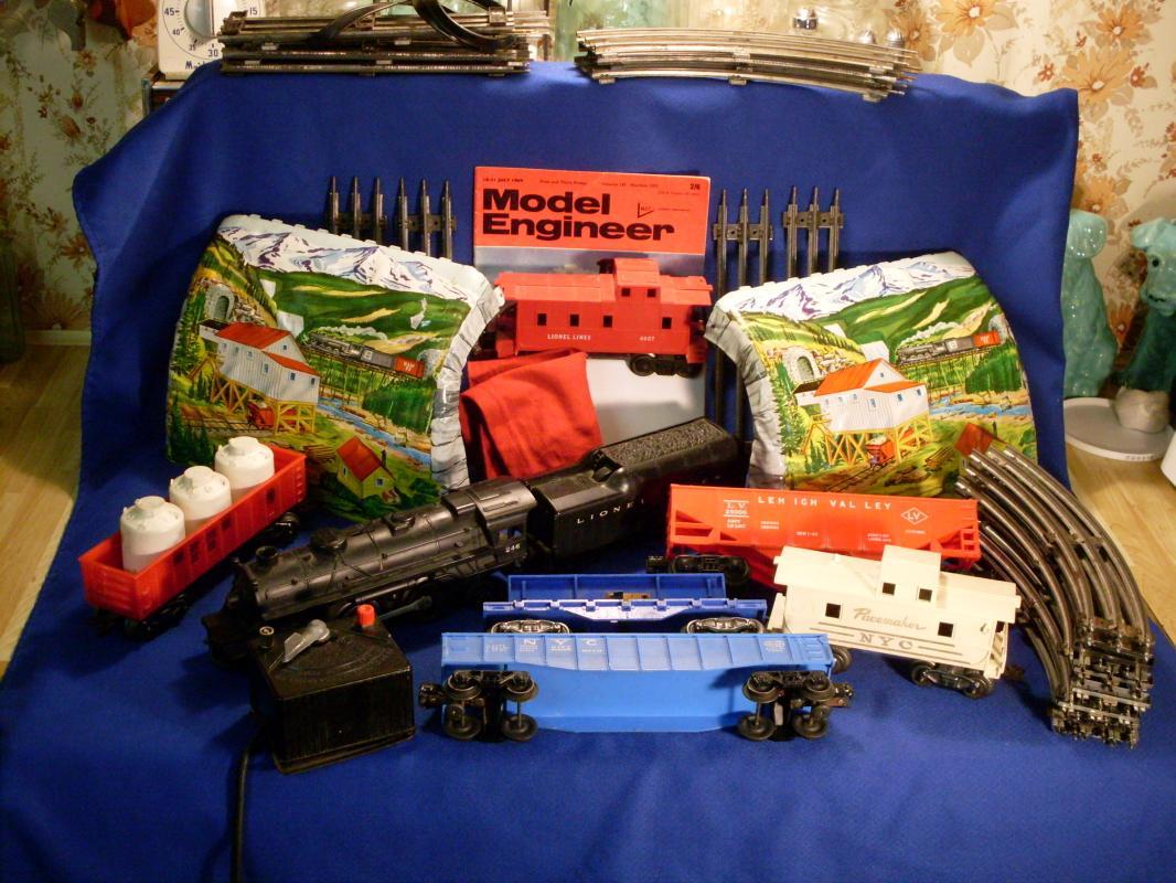 1950's 60's LIONEL SET & MARX Railroad TRAIN LOT Railway w/Metal Tunnel/Track/EL Transformer/6RR Magz TESTED WORKING