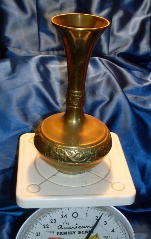 Mildly Ornate BEAUTIFUL SPUN CAST BRASS / BRONZE VASE _That Rings like a BELL when tapped. Heavy
