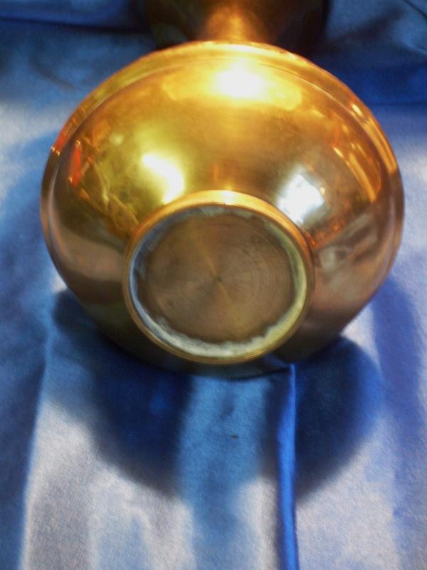Mildly Ornate BEAUTIFUL SPUN CAST BRASS / BRONZE VASE _That Rings like a BELL when tapped. Heavy