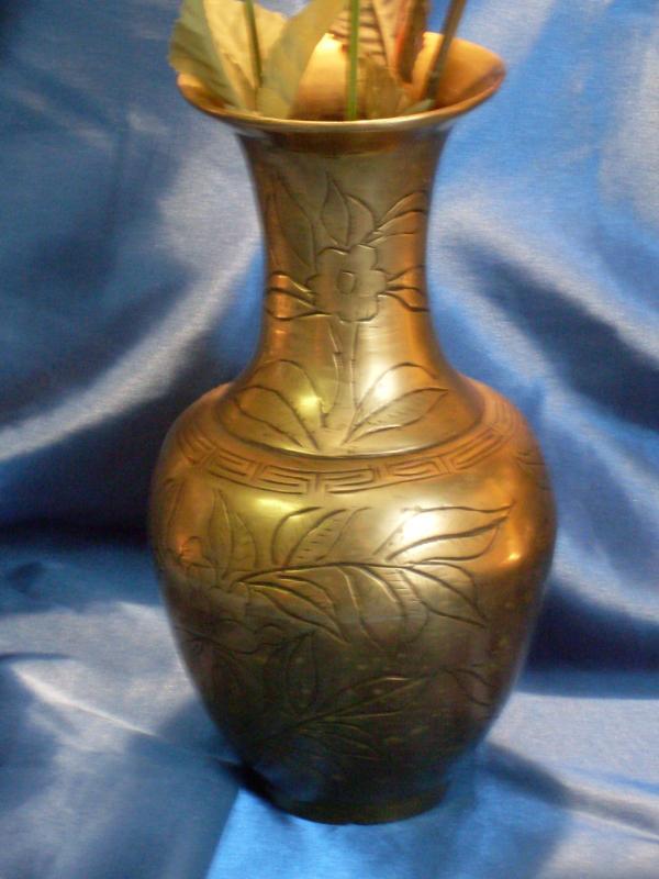 1900 Chinese SOLID Brass / Bronze VASE _ 8 Inch High_ HEAVY CAST Brass / Bronze