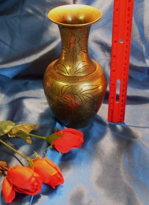 1900 Chinese SOLID Brass / Bronze VASE _ 8 Inch High_ HEAVY CAST Brass / Bronze