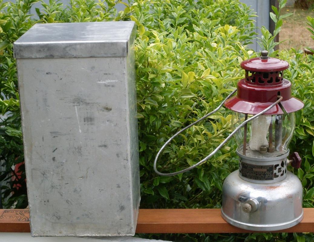 Unusual Find _ Original Sears Roebuck & Co. U.S.A. made by American Gas Lantern Co._BURGANDY color COLEMAN Style Lantern Made by AMERICAN GAS _Alloy BOX _NO SALES TAXES to USA