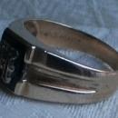 10K GOLD Ring LETTER H ( screw holding letter ) on Black Alaskan Diamond _Quality old Ring Nice Condition