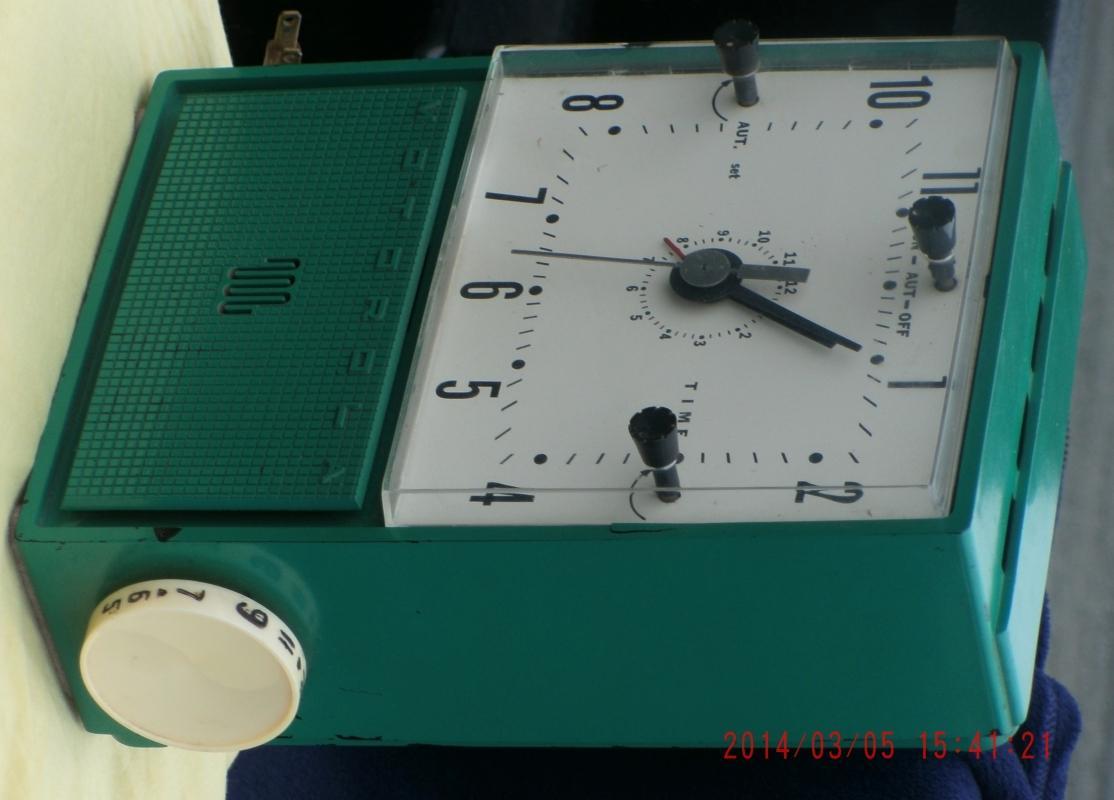 1950's MOTOROLA Modernistic Jet Age Mid Century Bakelite