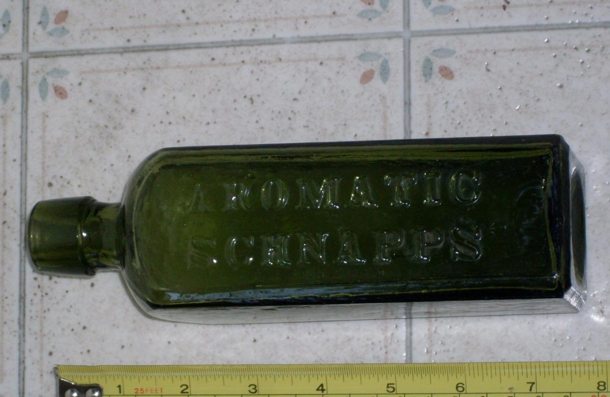 c 1848 - 1880 New York importer UDOLPHO WOLFE'S SCHIEDAM AROMATIC SCHNAPPS Size 20.32cm X 5.715cm Mottled Green primitive Nice Condition