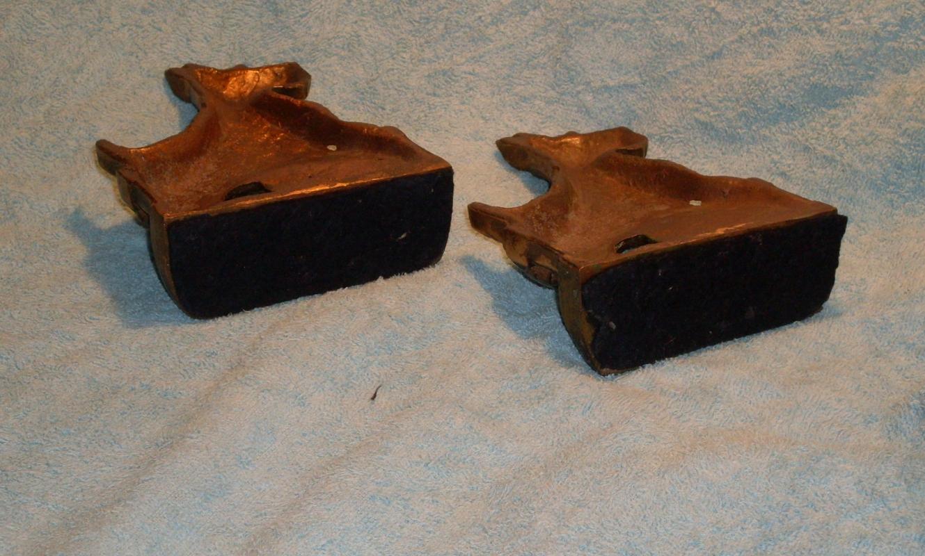 Arts n Crafts SCOTTY DOG SOLID BRONZE BOOKENDS ...Scotty Dog resting on Fence NO DAMAGE