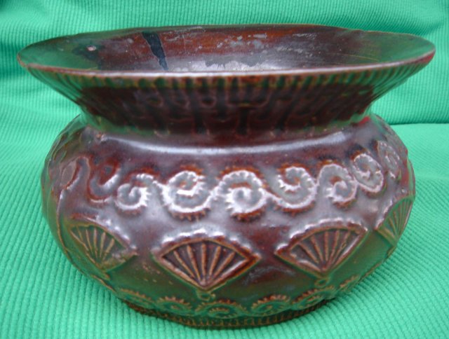 GENUINE ANTIQUE Victorian Era Early Pottery ( LADIES ??? ) Spittoon Victorian Era Nice Condition SIZE 6.5