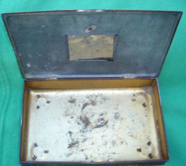 LOW PRICE HUMIDOR CIGAR Box Tinware Footed in a Collection use as a Start or Buy our Better model that is more complete