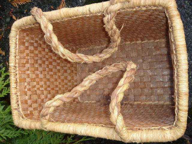 Northwest Coast Nuu-Chah-Nulth LARGE ~ 14 Inches High~ Handmade GENUINE Cedarbark HAND Woven BASKET with LARGE THICK CEDARBARK ROPE HANDLES . Master Basket Weaver. Museum Quality One-of-a-Kind Vintage_NO SALES TAXES to USA + NO SALES TAXES to CDN
