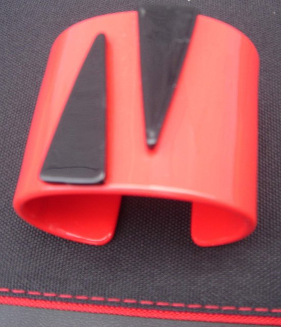 Old 50's era Red Bangle / BRACELET in EXCELLENT CONDITION _NO SALES TAXES to USA + NO SALES TAXES to CANADA