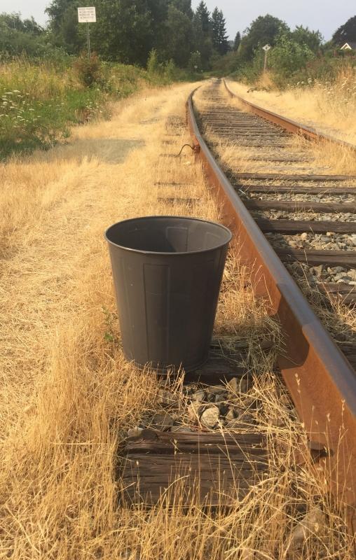 MID CENTURY INDUSTRIAL Metal TRASH CAN Steampunk RR military army office waste can LARGE_Feature: EYELET on Recessed Bottom