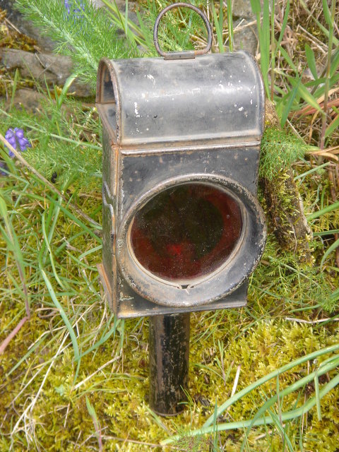 Genuine ANTIQUE Horse and Buggy Days CARRIAGE LANTERN Tin Construction Candle to light. Clips on Buggy. Possible link from Hudson's Bay Company Bastion Fort
