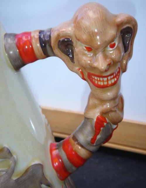 Makes a Fabulous Antique Roadshow Artifact _Rare Find! _in Beautiful condition_ CLARICE CLIFF Pottery_Tapered design_