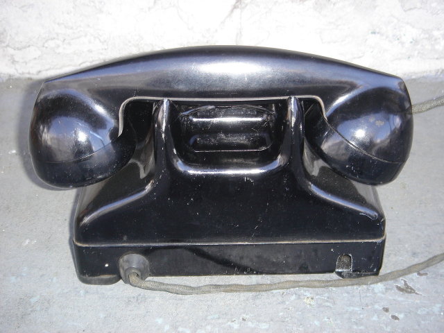 Cica 1938 RCA DIRECT-LINE TELEPHONE_ Advertising Logo VERY RARE model _ Non-Dial PHONE ~~ HEAVY 6 1/2 LBS Steel Body + Bakelite Receiver