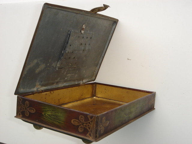 CIGAR BOX HUMIDOR TINWARE Metal footed model Country Tavern Scene with Latch to lock 1930's era