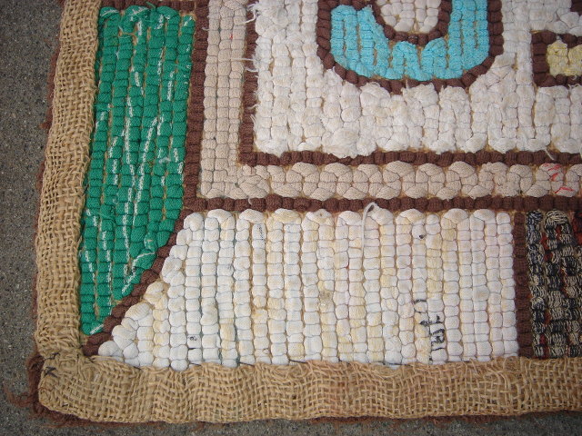 Old CANADA Country Antique Collectible CANADIANA 1920's QUEBEC Hand Hooked Rug _ 34 Inches Wide
