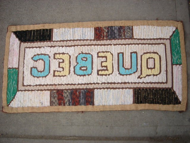 Old CANADA Country Antique Collectible CANADIANA 1920's QUEBEC Hand Hooked Rug _ 34 Inches Wide