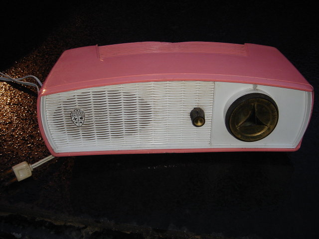 TESTED GOOD WORKING ORDER _Rogers Majestic PINK MANTLE RADIO Circa 1960's Size 12.5 Inches Wide ~ that is in Good Working Order. Tidy Condition. Safe Electric Cord + Plug. for Home Or Office