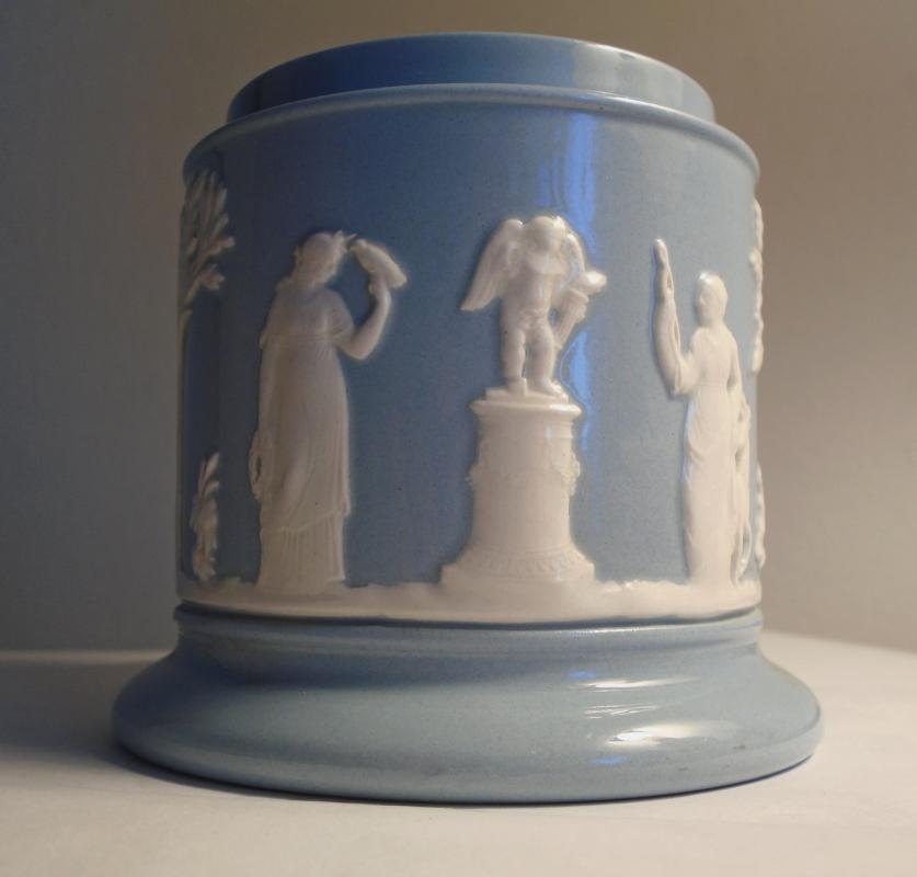 WEDGWOOD Ofetruria and Barlaston Queensware Queen's Ware POT