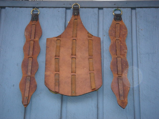 British ANTIQUE ROADSHOW Artifacts ~~ ESTATE Metalware ANTIQUE HORSE BRASSES 18 pcs Circa 1890-1902 LARGE LEATHER SHIELD MERIT Badge T.Moy Ltd To: Jeff -Best Suffolk Horse. FELIXSTOWE+District Horse Parade Society BRITISH HISTORICAL Artifact
