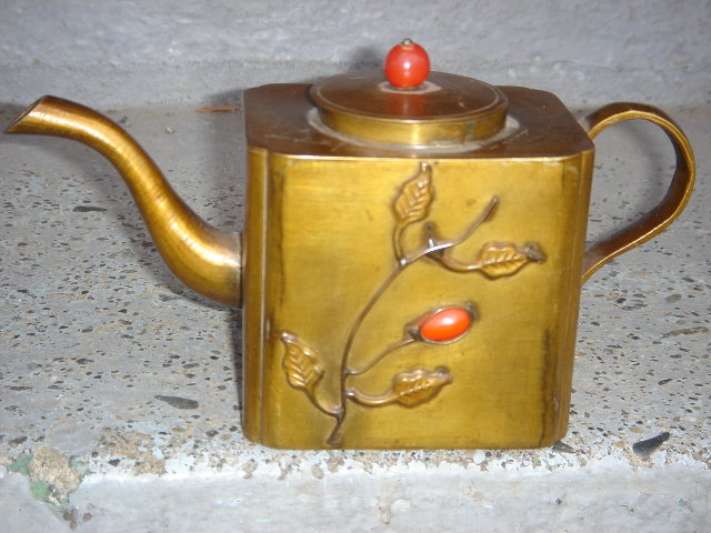 Metalware SOLID BRASS Little Tea Pot. Short and Stout. Just tip me over and Pour me out ! Early 1900 CHINA