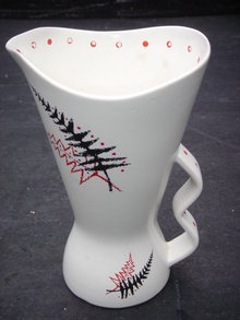 ESTATE Pottery by WADE Fab Find ! ~~ Wade Collectors Hard to Find Large LEMONADE Pitcher / Jug .~~ In Very Good Condition.Year 1957 ~ Fern Pattern