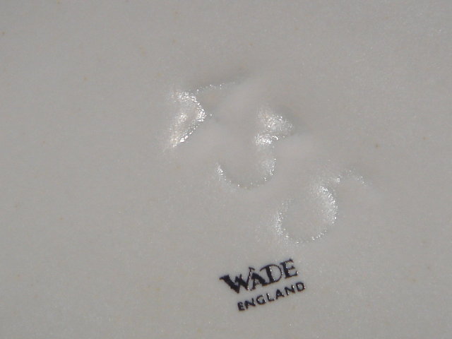 ESTATE Pottery by WADE Fab Find ! ~~ Wade Collectors Hard to Find Large LEMONADE Pitcher / Jug .~~ In Very Good Condition.Year 1957 ~ Fern Pattern