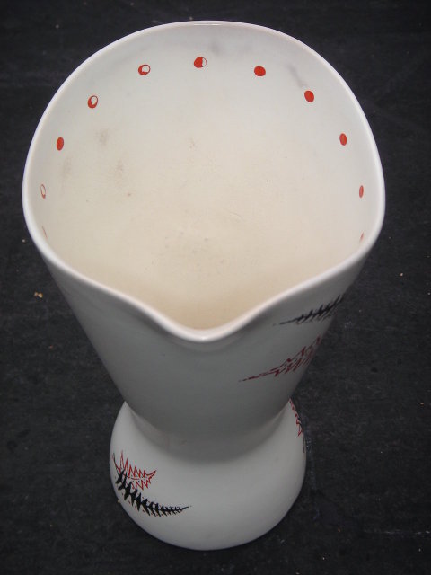 ESTATE Pottery by WADE Fab Find ! ~~ Wade Collectors Hard to Find Large LEMONADE Pitcher / Jug .~~ In Very Good Condition.Year 1957 ~ Fern Pattern