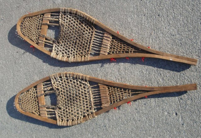 ANTIQUE ROADSHOW ARTIFACTS_Old CANADA Country Primitive _Makes a Great GIFT for the COTTAGE ~ From Estate Antiquities ~ SMALL ~ Child's SNOWSHOES 1841 Upper Canada Huron Indian Tribe Snow Shoes 33 Inches Long x 9.5 Inches