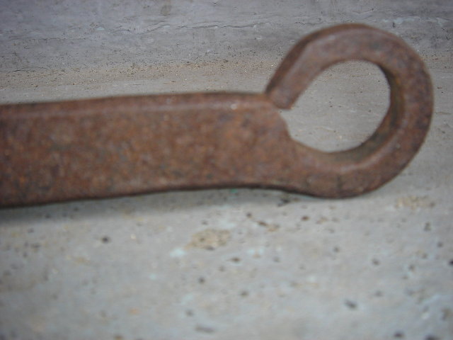NAUTICAL_ Tools Large SHIPS Caulking Tool_ UNUSUAL STEEL Tool with Long Iron Handle and ROTATING Steel Head.~ Size 26 Inches Long ~ Similar to Axe AX Head only THIS UNUSUAL TOOL has Flat Edge verses Axe Sharp edge.
