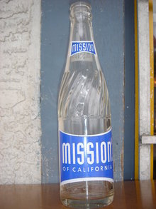 NO DAMAGE...MINT condition_Collectible POP Bottle Beauty of this Specific MISSION OF CALIFORNIA POP BOTTLE ~ 10 FL OZ ~ in Excellent Condition~ Painted Label Soda Bottle