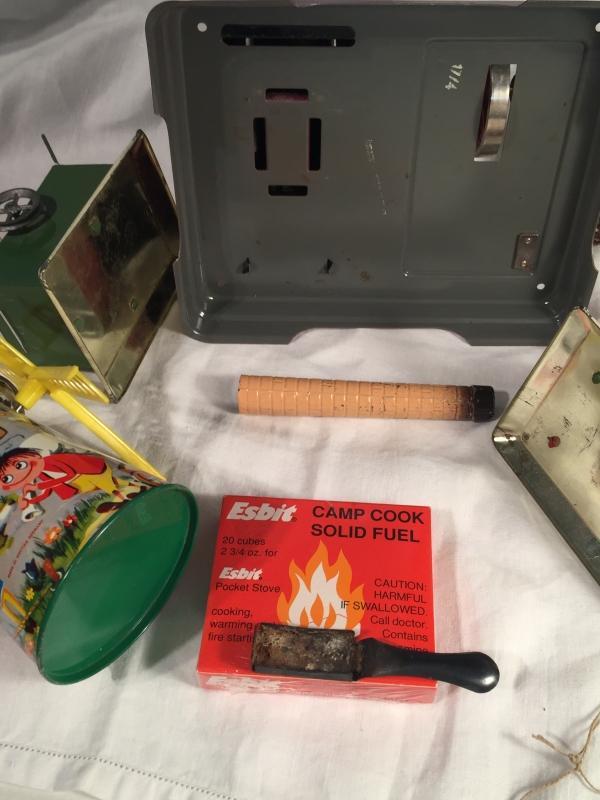 FLEISCHMANN _ Made in Germany_ ABSOLUTELY TESTED WORKING _ actually LIKE NEW for being vintage_ WHOLE LOT OF BEAUTIFUL TIN Steam Engine accessories.
