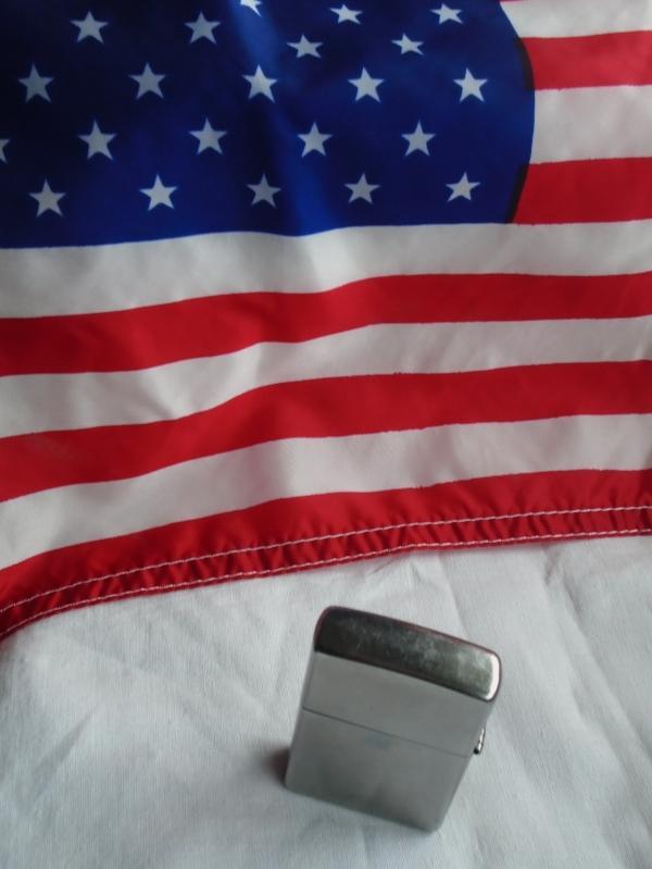 vtg ZIPPO Made in USA _ cigarette / pipe tobacco Lighter _ NICE_ No Monogram equals artist canvas _ etch Initails or design of your choice. WORKING ! Flint Sparks