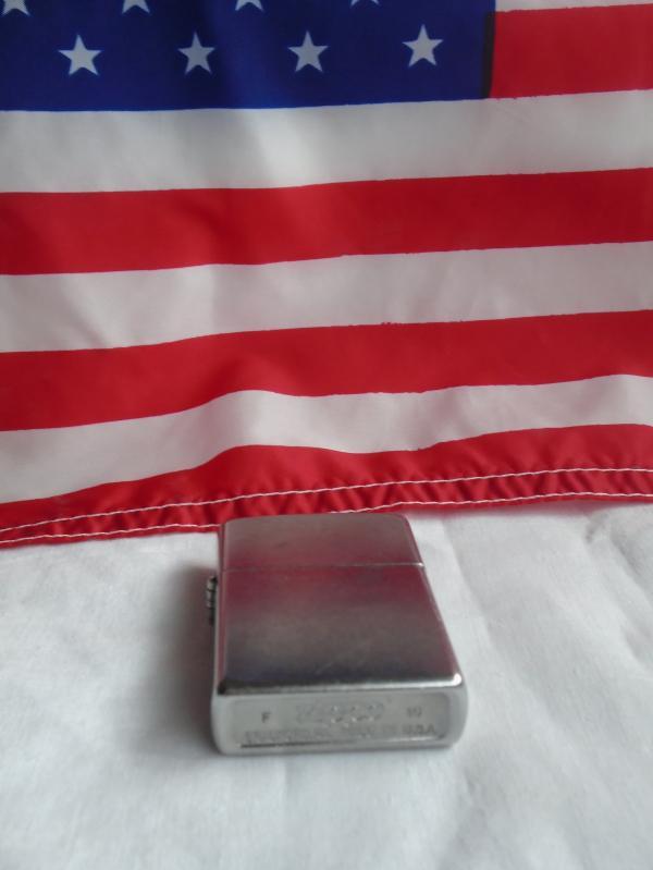 vtg ZIPPO Made in USA _ cigarette / pipe tobacco Lighter _ NICE_ No Monogram equals artist canvas _ etch Initails or design of your choice. WORKING ! Flint Sparks