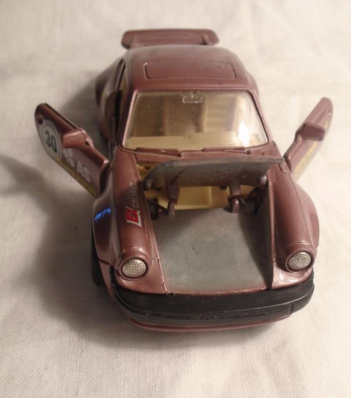 WELLY PORSCHE 911 TURBO SUPERIOR RACER Die cast #30 Decals