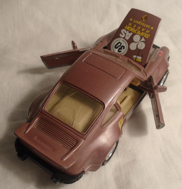 WELLY PORSCHE 911 TURBO SUPERIOR RACER Die cast #30 Decals