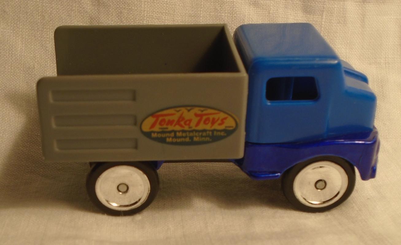 TONKA Toys trade mark Mound Metalcraft Inc. Mound, Minn _1998 Hasbro