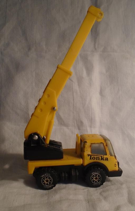 1970s Pressed Steel TONKA CRANE Metal mini Truck _adjustable plastic crane arm