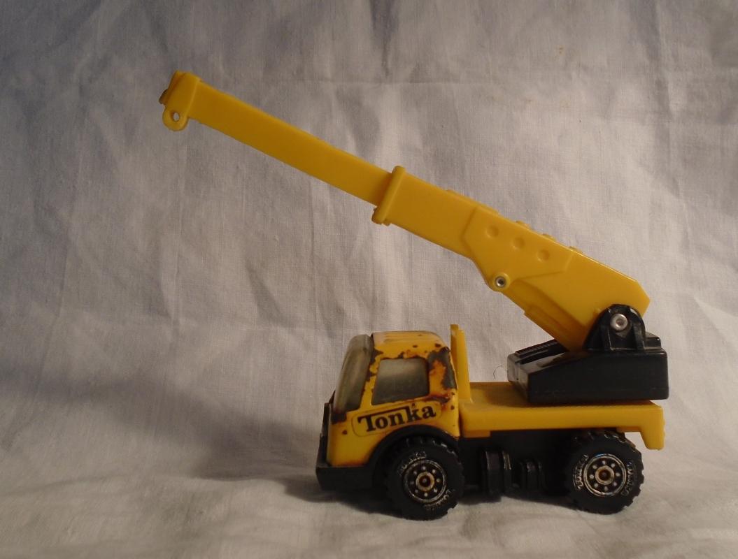 1970s Pressed Steel TONKA CRANE Metal mini Truck _adjustable plastic crane arm
