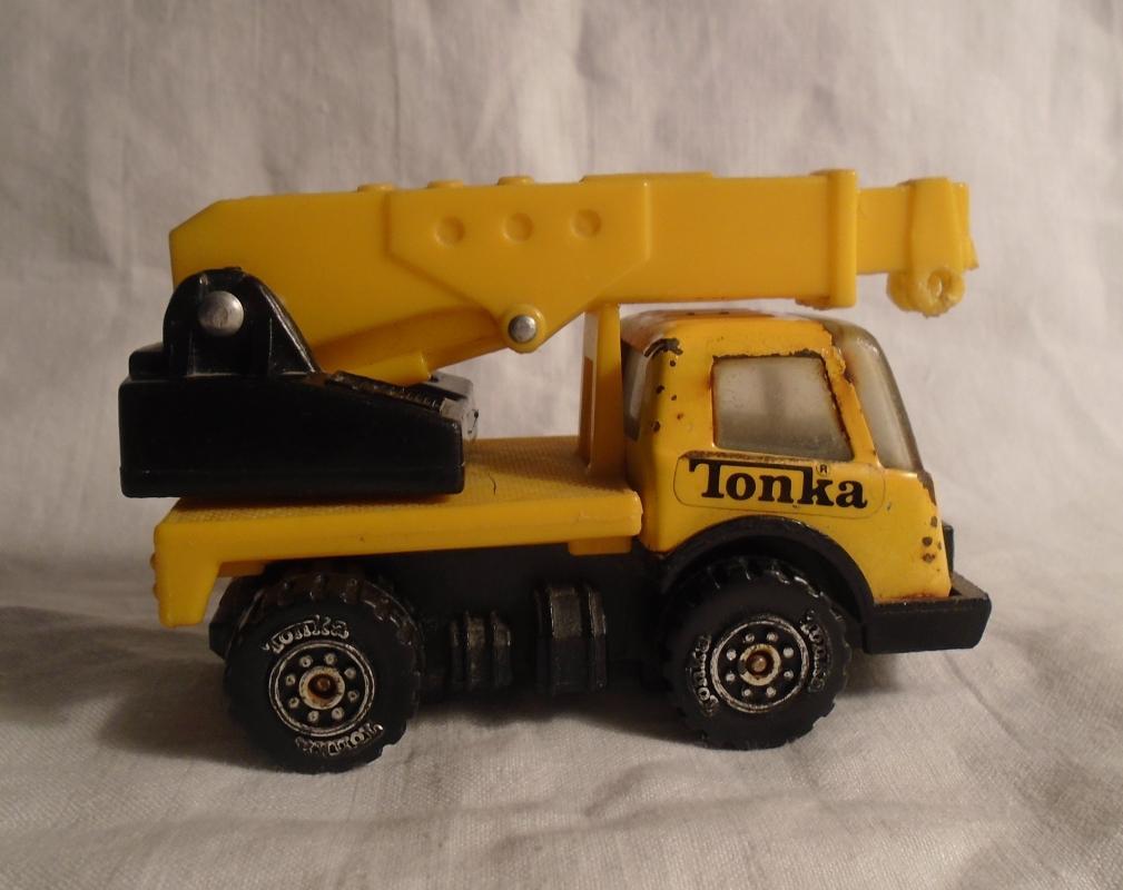 1970s Pressed Steel TONKA CRANE Metal mini Truck _adjustable plastic crane arm