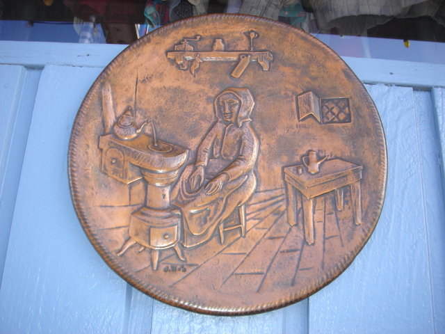 Estate SOLID COPPER PLAQUE ~ Canadiana ~ Quebec Lower Canada . LARGE 15 Inch Size Handcrafted Copper Plaque. Early Settlers Scene. Nice Condition.