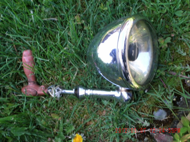 Lorraine Spotlight in Beautiful Original CONDITION _Vintage Automobiles / CAR / TRUCK ~ SPOT LIGHT. ~ Made in U.S.A. ~ Turns 360 Degrees _NO SALES TAXES to USA + NO SALES TAXES to CANADA ...SAVINGS $$$ RIGHT AWAY