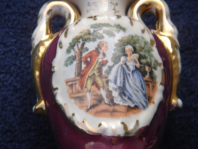 Pretty Collectible _ELECTRIC Bedside Lamp with Marbleized effect _ Unusual Find _ Working Tested