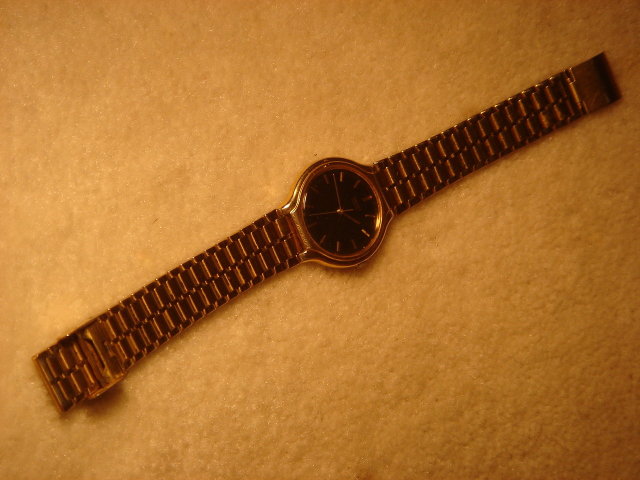 Gently Pre-owned MEN'S SEIKO Gold Tone WRIST WATCH _with BLACK DIAL