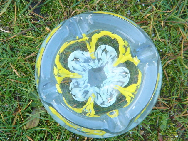 $139.00 Collectible __Attributed to : St. Clair ART GLASS Ashtray - Paperweight. __WOW, the skill of placing Bubble between each Flower.