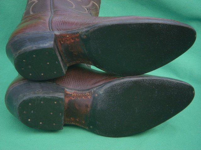 COMPARE at $500.00 _as New Western COWBOY BOOTS __in the Style of LAREDO Brand with Brass Tipped Toes__IGUANA LIZARD on feet Combined Leather Uppers__as new __Pair__Men's Size 8 1/2 NO SALES TAXES to USA + NO SALES TAXES to CANADA SAVINGS RIGHT NOW