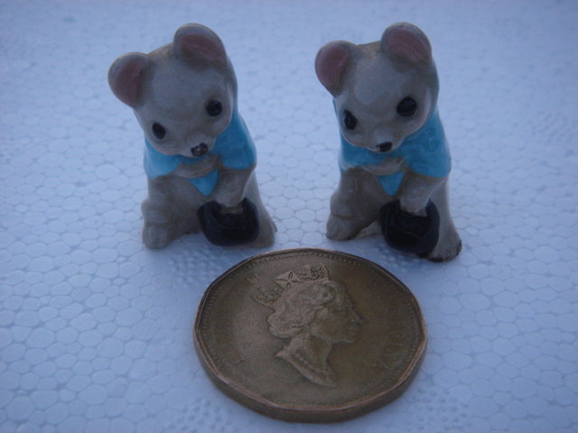 Vintage Collectible Miniature Mouse _Blue shawl, carrying Black Bag. THE PAIR of Mice. Beswick thought to be