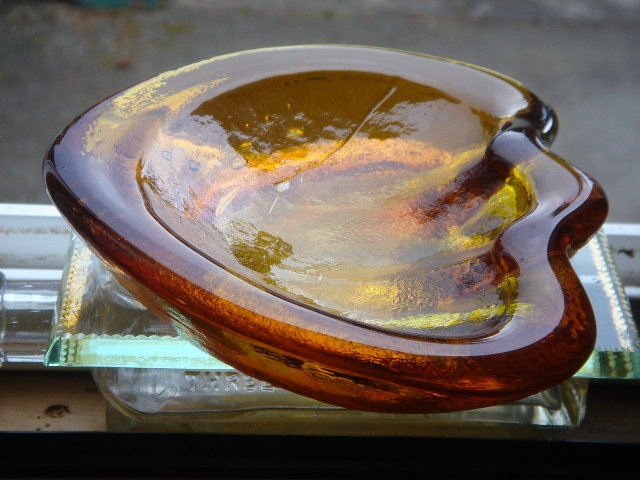 Blenko Blown Glass ASHTRAY _Art Glass_ Amber Glass Clamshell Freeform Design by Winslow Anderson 1950's