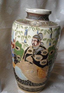 Stunning Beauty of Antique SATSUMA VASE Artifact_ Gold Gilding & Hand Painted _Shipping to Canada , USA or JAPAN
